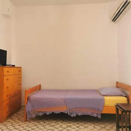 Peaceful 150 M From The Sea Apartment *