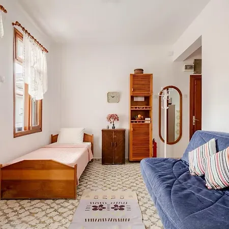 Peaceful 150 M From The Sea Kusadasi